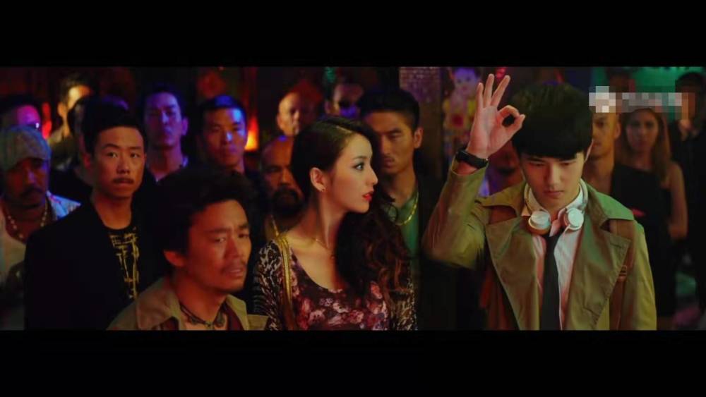 比如风情万种的女房东阿香