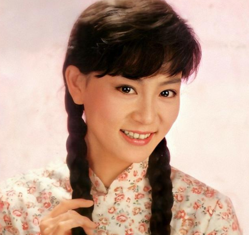 而在八十年代初,香港演员大多转战台湾,刘雪华也不例外,1985年,她被