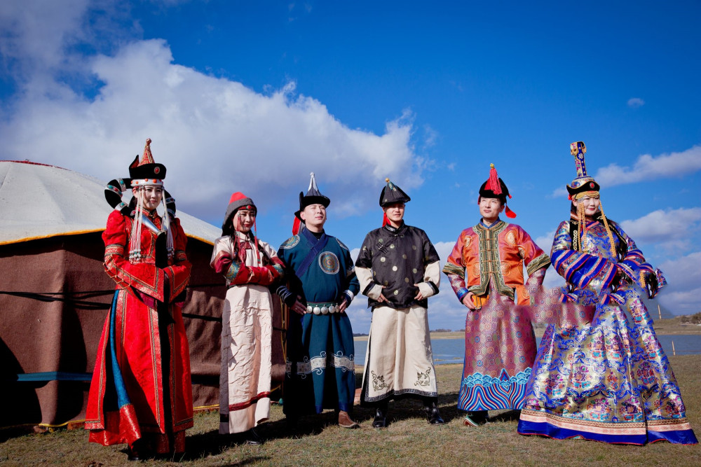 蒙古族传统服饰