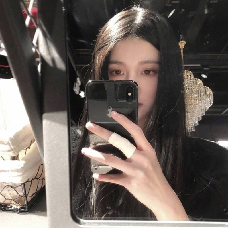 女生头像:很多事犹如天气,慢慢热或者渐渐冷,等到心悟