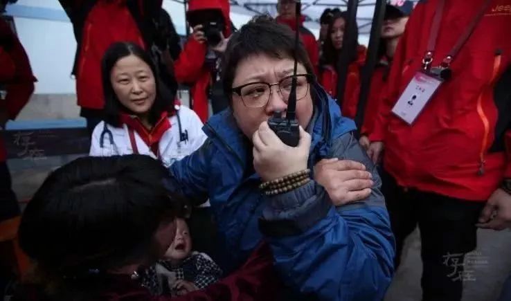 韩红爱心支援郑州喷子在背后捅刀子做个好人怎么就这么难