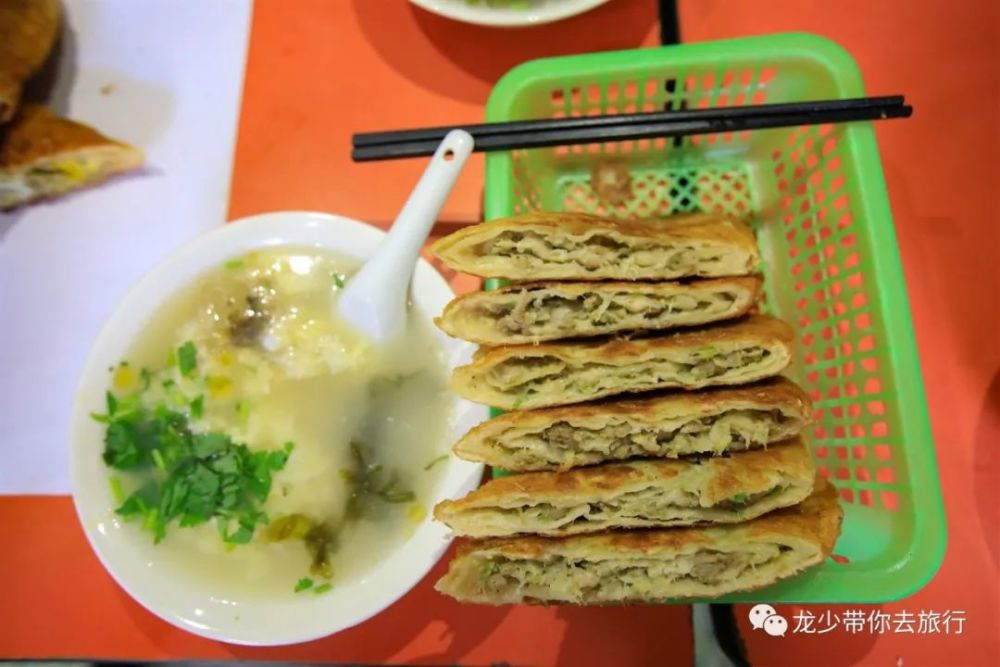 要说早餐吃点啥,聊城人会告诉你:当然是呱嗒加蛋花汤是绝配!