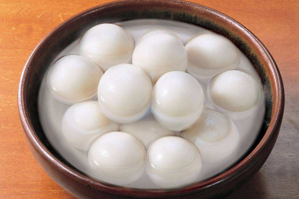 煮汤圆时直接下锅煮就错了多加这1步汤圆不露馅不粘锅