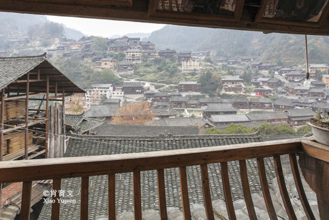 走进西江千户苗寨,这里的美人靠和高山流水,会让你如痴如醉如梦