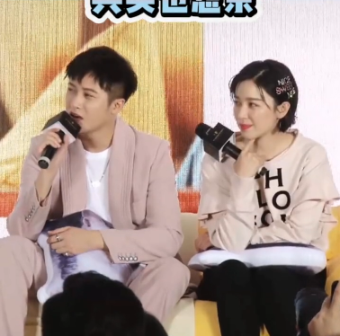 男演员擅自加吻戏谁注意阚清子的反应让女网友直呼太过瘾