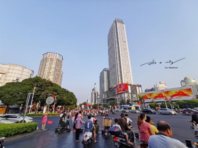 人口人海_人山人海图片(2)