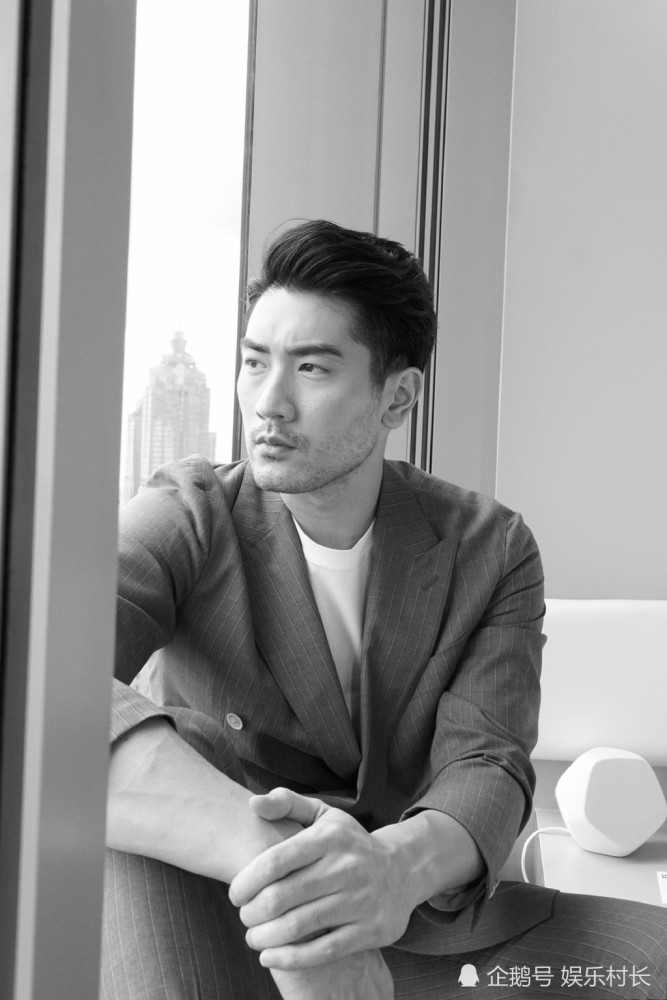 奥斯卡颁奖礼缅怀高以翔,女友bella晒照回应,一个表情