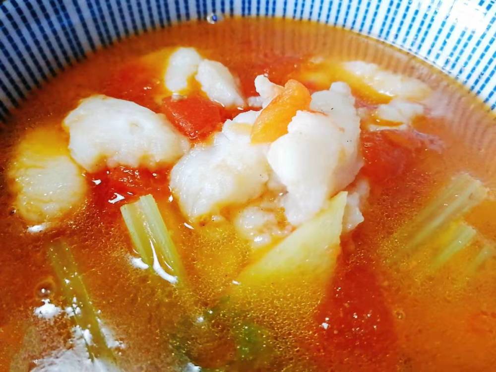 教你做便宜又美味的番茄巴沙鱼,鲜美不腥又无刺,适合孩子吃