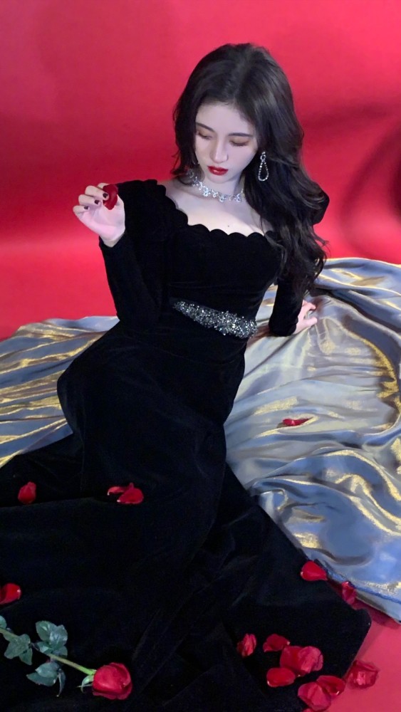 当鞠婧祎穿上晚礼服,原来小个子也可以这么感性!