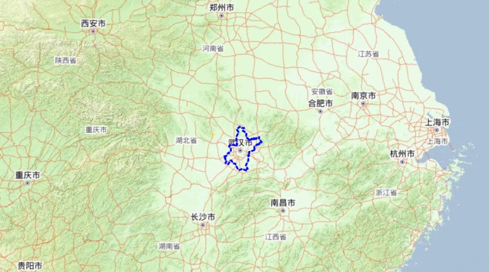 万里而下 数千年来泥沙不断沉积 在地势平缓处,形成广阔的江汉平原 这