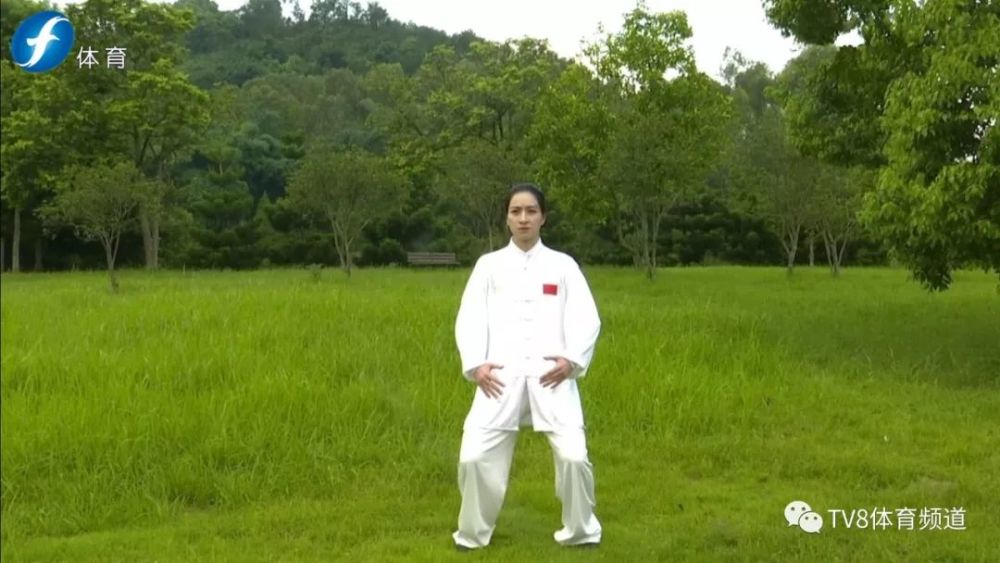 居家养生功法,八段锦练起来!