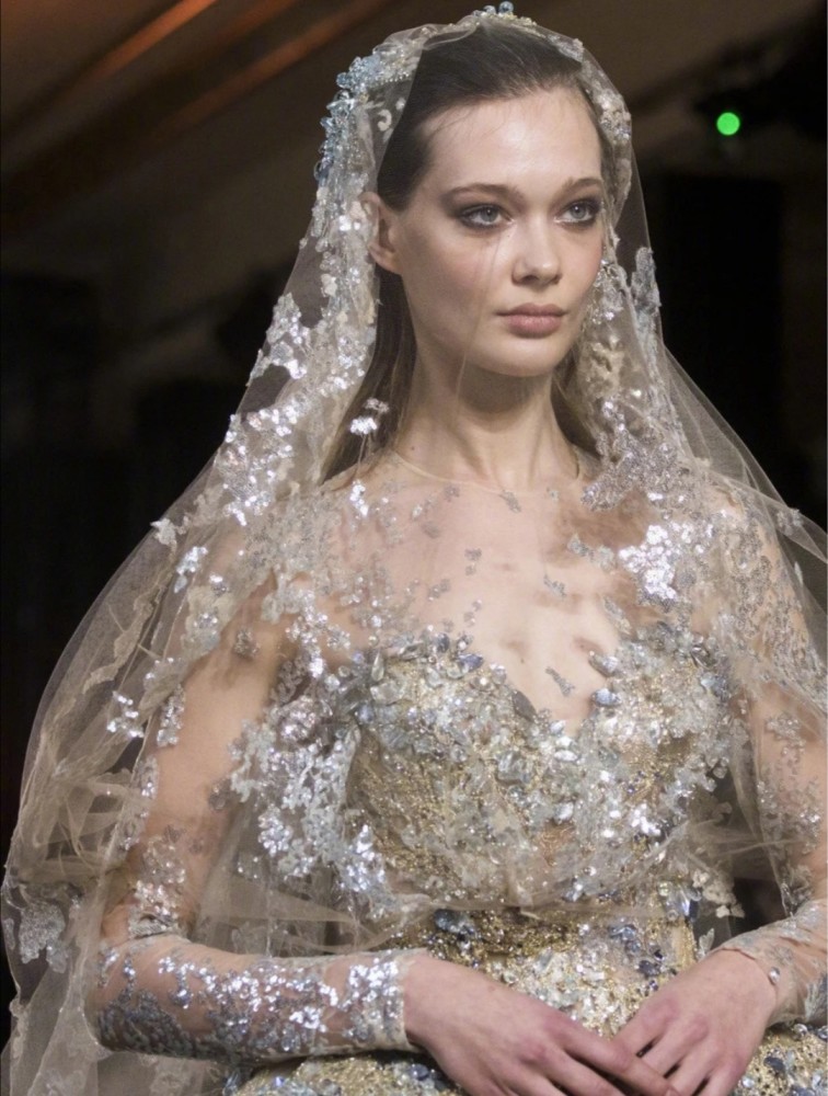 eliesaab婚纱,eliesaab高定婚纱 eliesaab婚纱,星星碎掉了,落在了你的肩上!