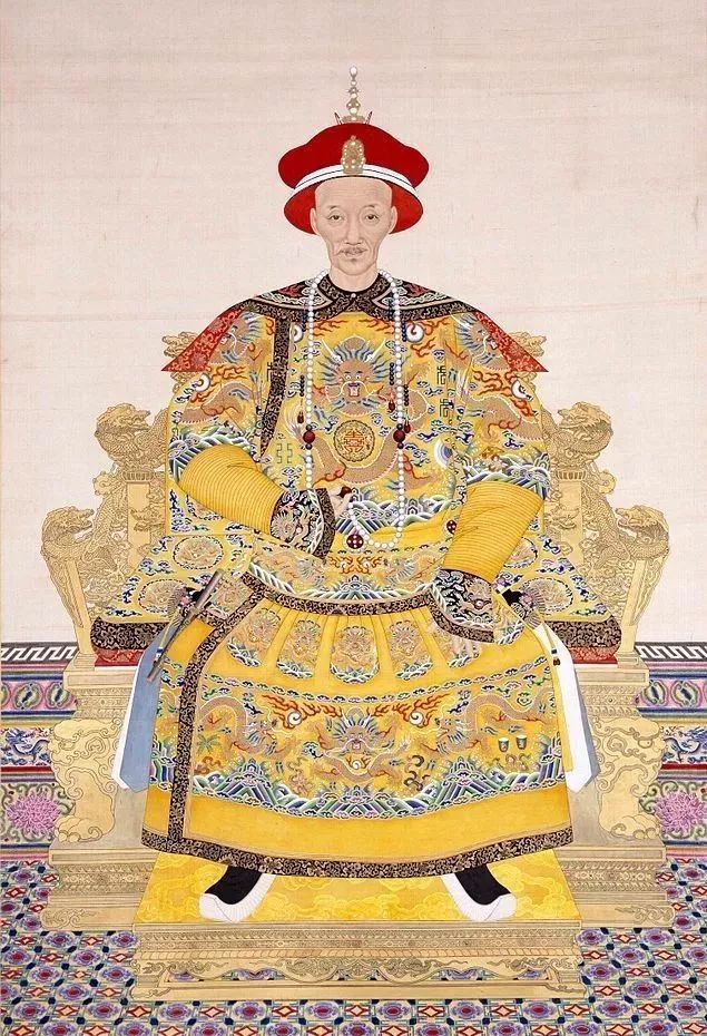 年近五旬之前,所生的三个儿子,只有皇长子爱新觉罗·奕纬活到了成年