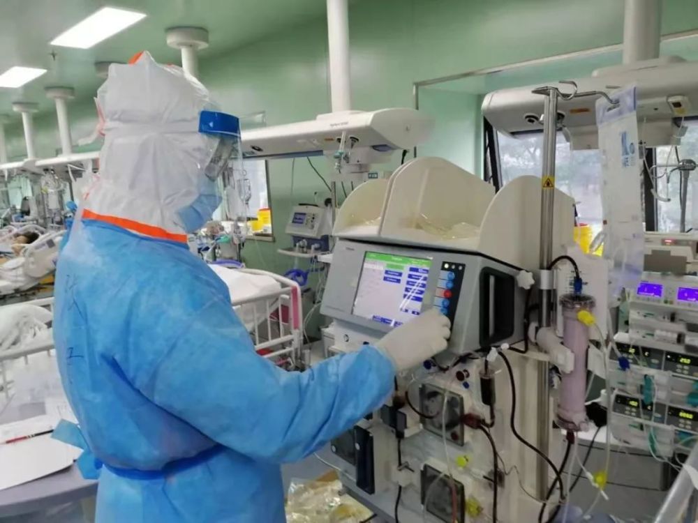 我不能哭,护目镜会花!