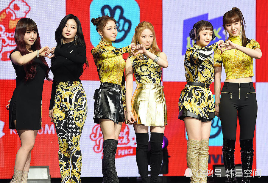 韩国女团rocketpunch,获专辑排行榜一位,展新人女团无限可能!