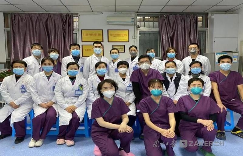 防护服汗湿脊背但撑起病患的希望——记兰大二院逆行的"白衣战士"们