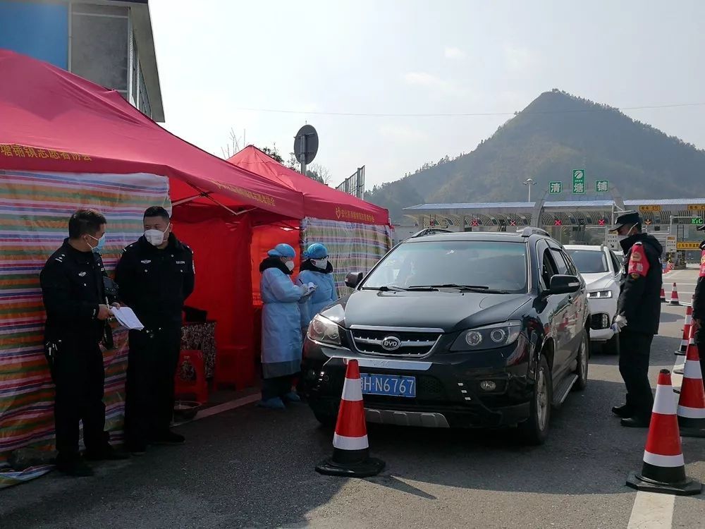 成语进出什么_成语故事简笔画