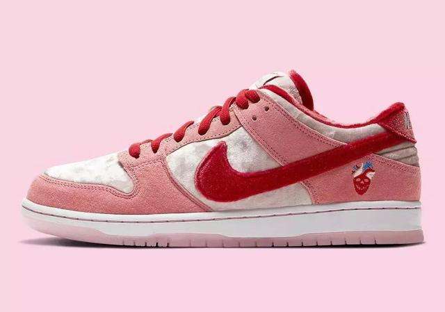 情人节送出的球鞋吧~ strangelove x nike sb dunk low 情人节限定