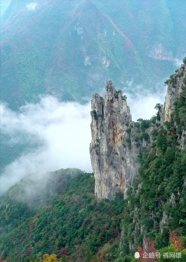 三峡神女峰不仅风景秀丽,如同仙境那般醉人!