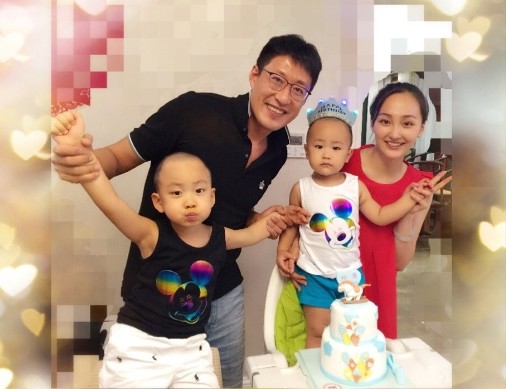 于震的豪宅内景曝光,二婚娶小13岁娇妻,前妻的颜值不输现任妻子