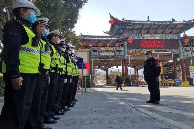 打开腾讯                     2月13日,普洱市公安局交警支队李光朝