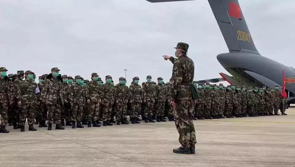 空军多架运-20紧急支援武汉,运送大批军队医护人员及物资