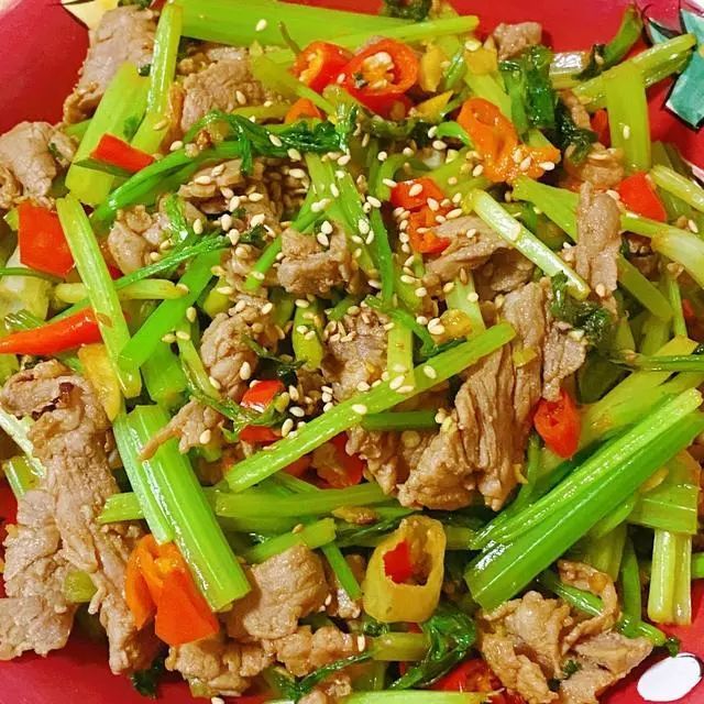 怎么做"小炒黄牛肉"的做法 配方,这是一道经典湘菜,辣