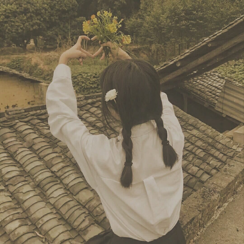 森系闺蜜头像:人生若只如初见,只是一眼,便是十里春风