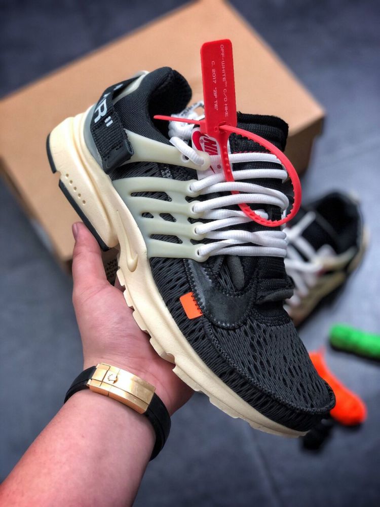 这双nike air presto ow联名/黑配色,以 nike 经典袜子鞋 air presto