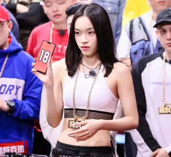 次元壁破了!奇袭华晨宇的女歌手刘柏辛,被曝是李佳琦的堂妹