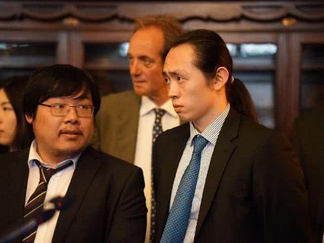 碰别人口罩_戴口罩的卡通图片(3)