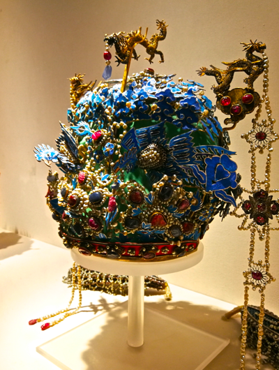 一组故宫博物馆藏品的照片,各式珠宝珍品碾压英王室,看完想宫斗