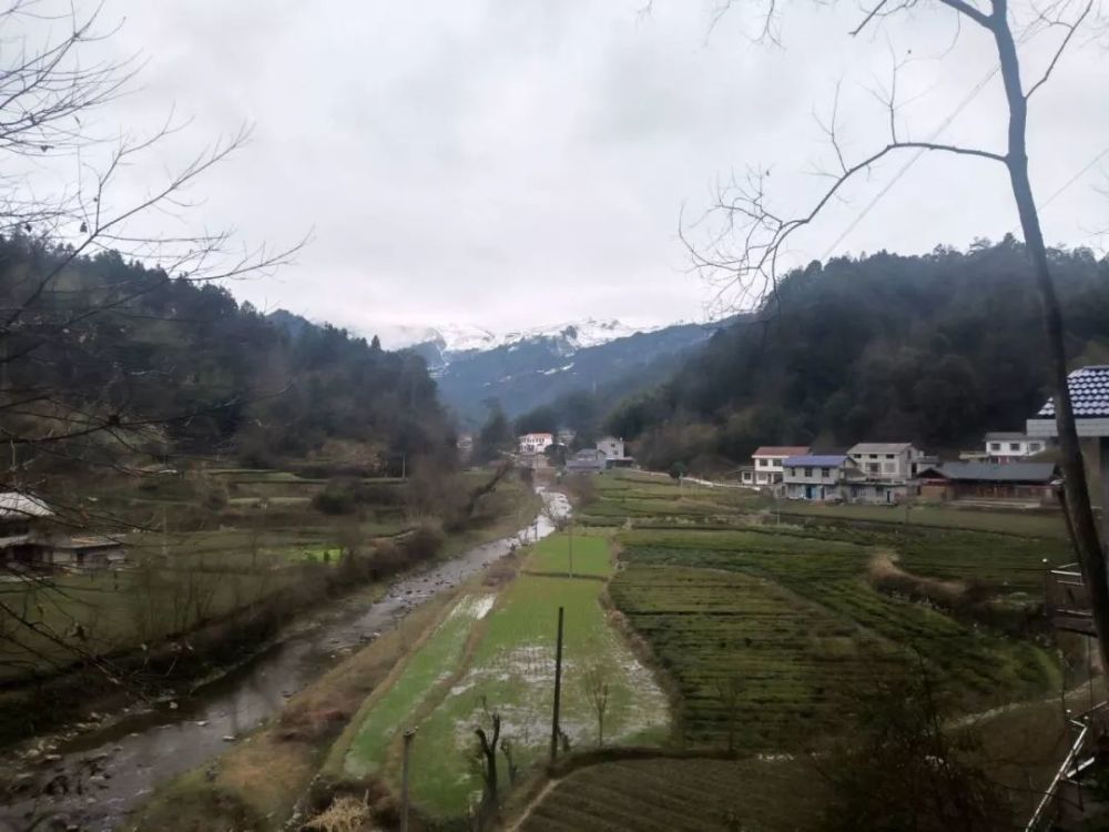 和四川九寨沟媲美,你知道这是哪个地方吗?