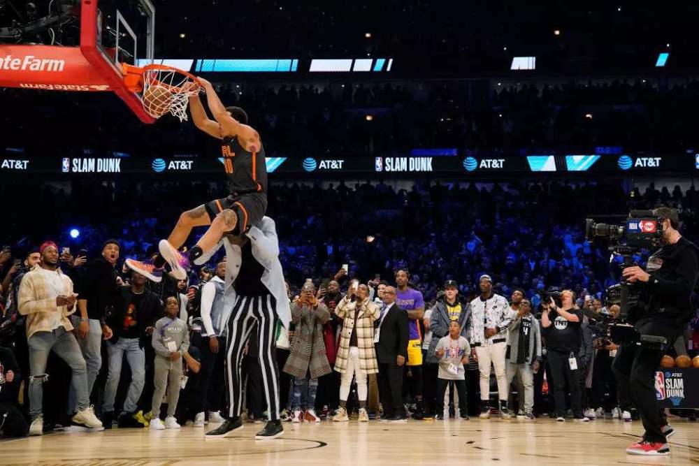 为阿隆·戈登鸣不平!单臂回环转体扣篮100分,nba欠他一个扣篮王