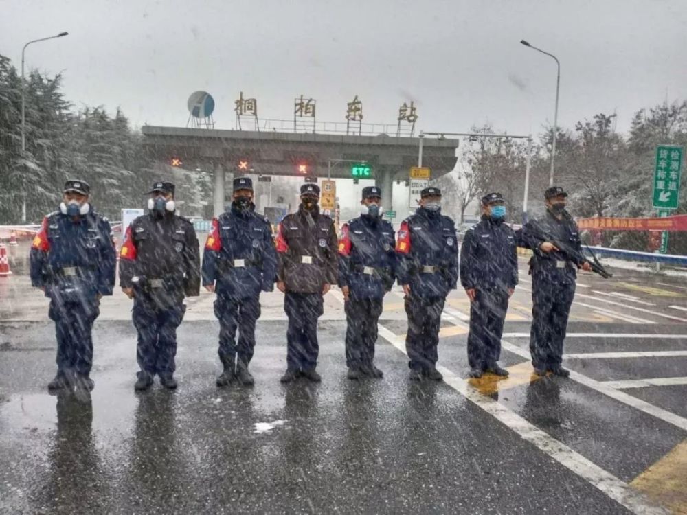 抗疫感人口号_抗疫感人图片(3)