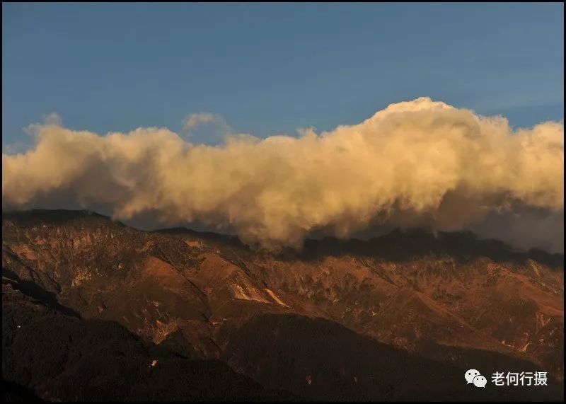 清晨双景苍山云卷云舒