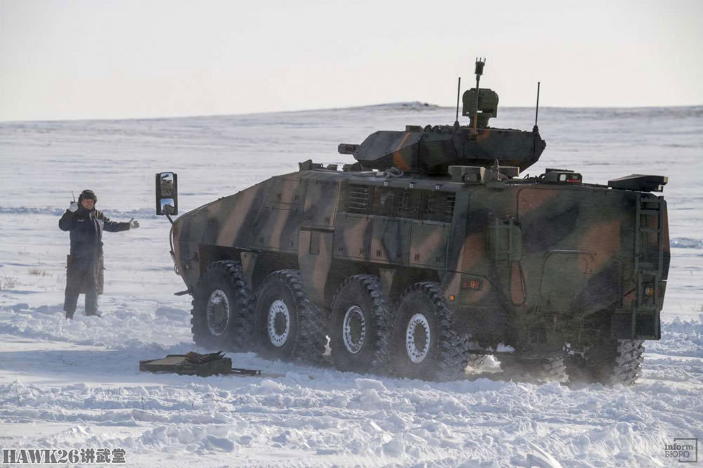 哈萨克斯坦测试新型武器系统 分别配备装甲车和防地雷