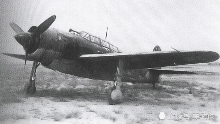 机的旧日本海军航空兵供货,使用风冷发动机的d4y3型"彗星"俯冲轰炸机