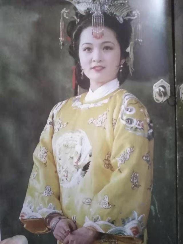 从《红楼梦》中迎春被孙绍祖虐死,看贾元春的艰难处境