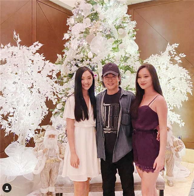 李连杰大女儿晒照性感大方,妹妹风格朴素,两人都是