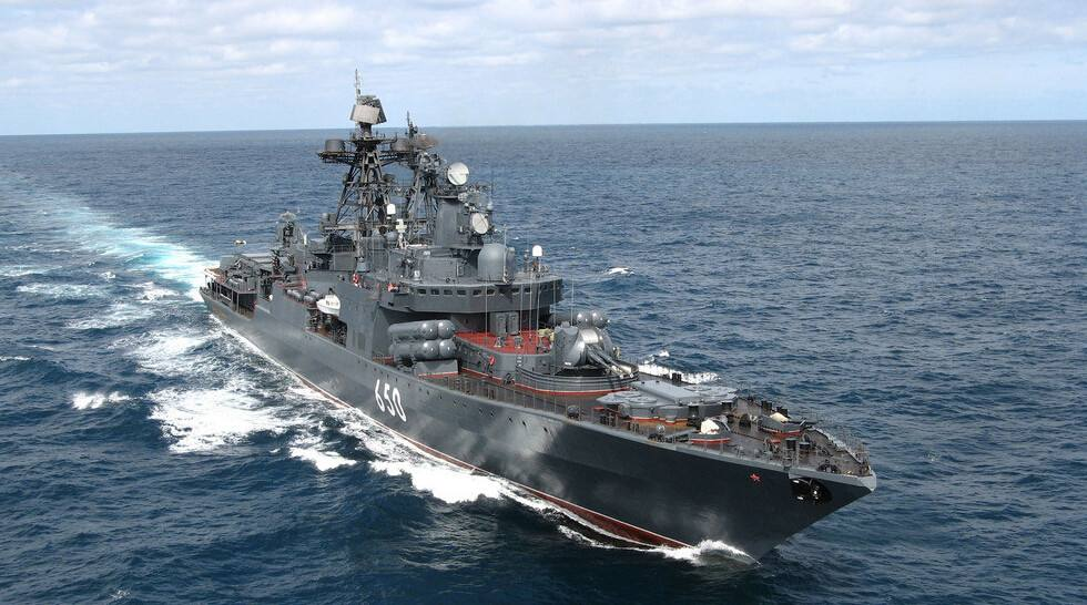 苏联海军水面舰艇,"畸形"的发展历程,从强调反潜到重视反舰