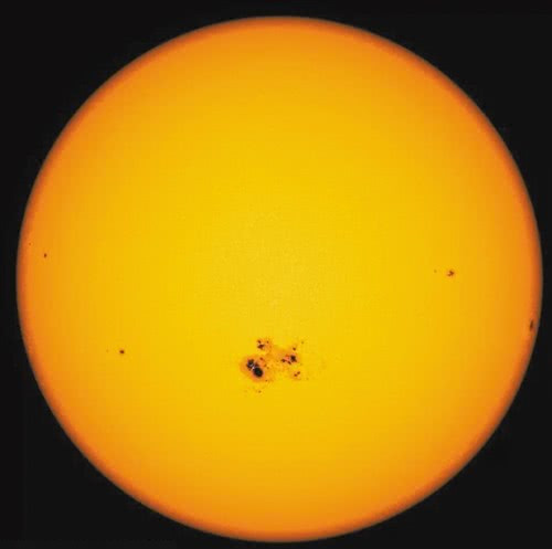 太阳黑子与地球气温有重要联系