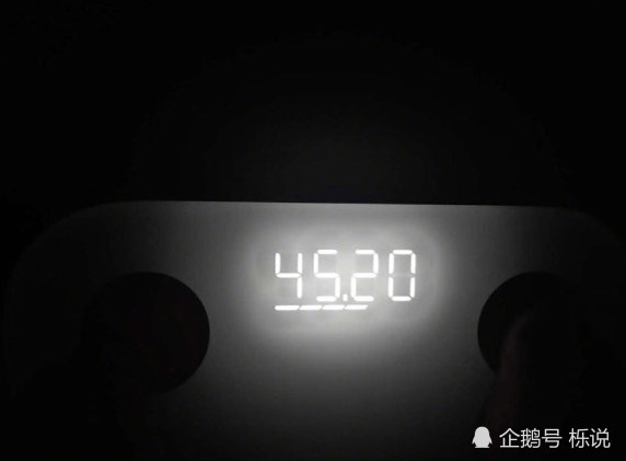 杨幂晒体重照片,每天在家研究美食的她竟然才90斤,女明星真的好自律啊