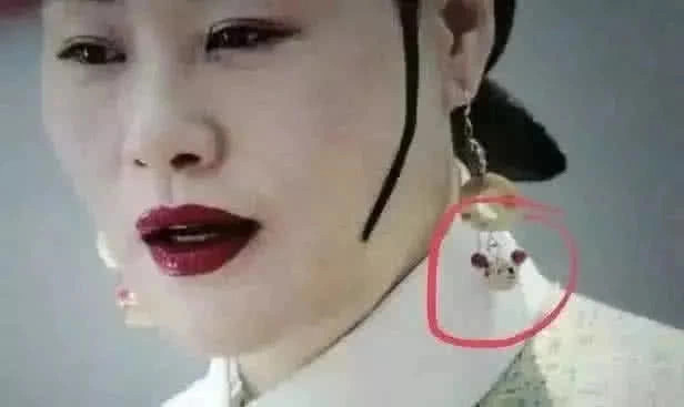史上最"尬"穿帮镜头:甄嬛的耳环我忍了,刘涛的腿骗了