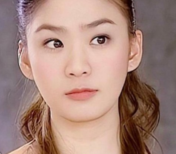 还记得《放羊的星星》"欧雅若"吗?今留起脏辫,42岁像22岁