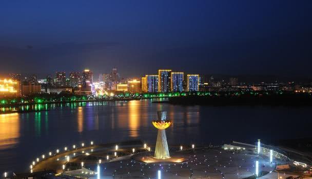 桐乡gdp1000亿_桐乡凤凰湖(2)