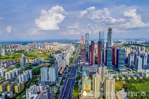 南宁历年gdp_南宁捡尸(2)