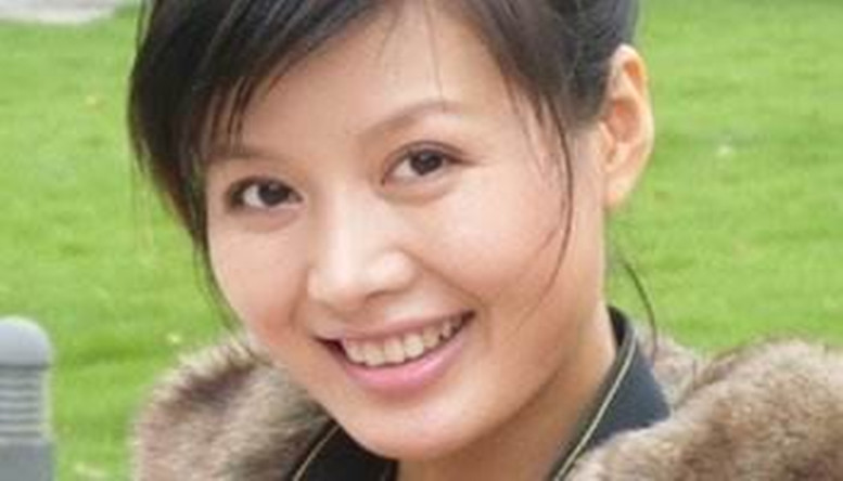 长相不出众,中年遭遇离婚,44岁程愫为何能在娱乐圈闯出一片天?