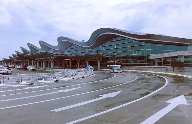 萧山机场共有3个航站楼,t1和t3都是国内航站楼,t2航站楼主要负责国际