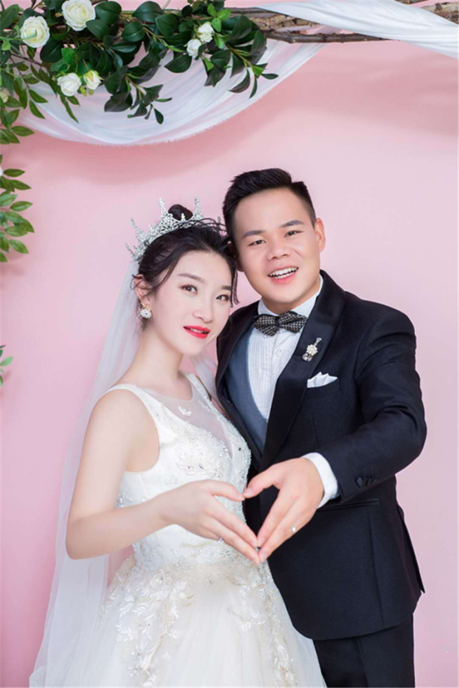 程汤齐和毛宁结婚照.